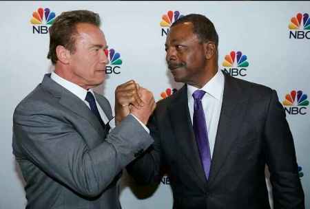  Carl Weathers along with Arnold Schwarzenegger (right)
